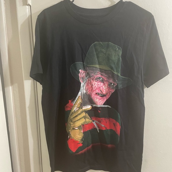 Black Graphic T-Shirt A Nightmare On Elm Street Mens Medium NWOT Horror Film Fan - Picture 3 of 6